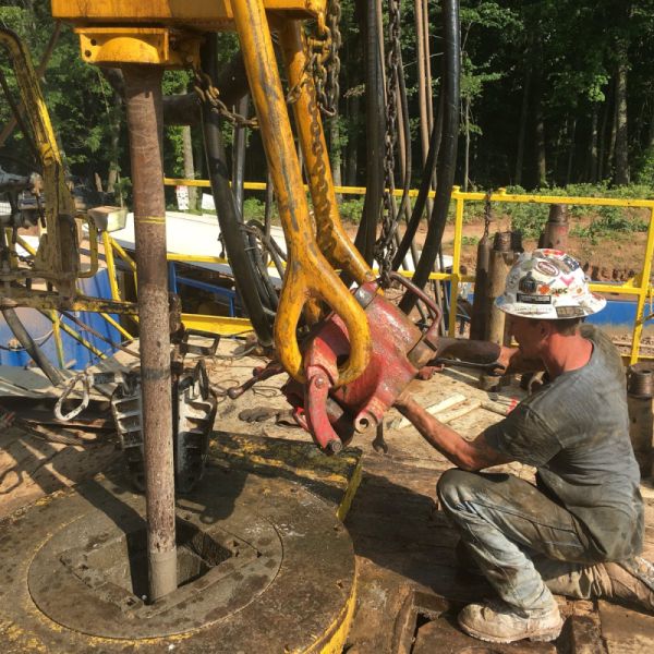 oil-rig-worker